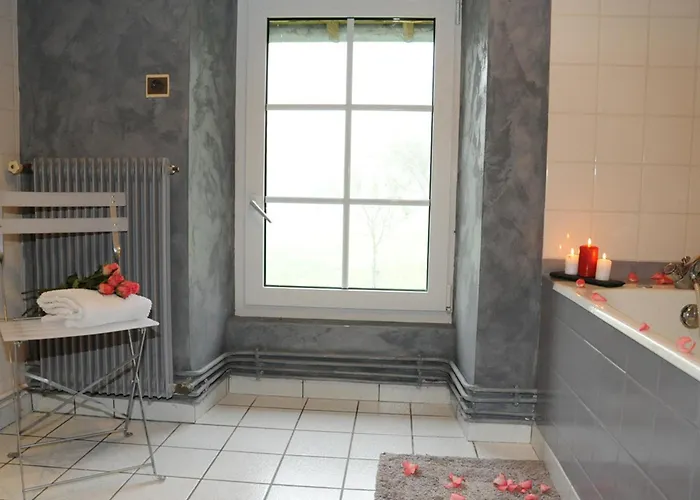 Maison Spacieuse, Animaux Admis - 10 Pers. - Fr-1-497-121 * Les Monts-d'Andaine