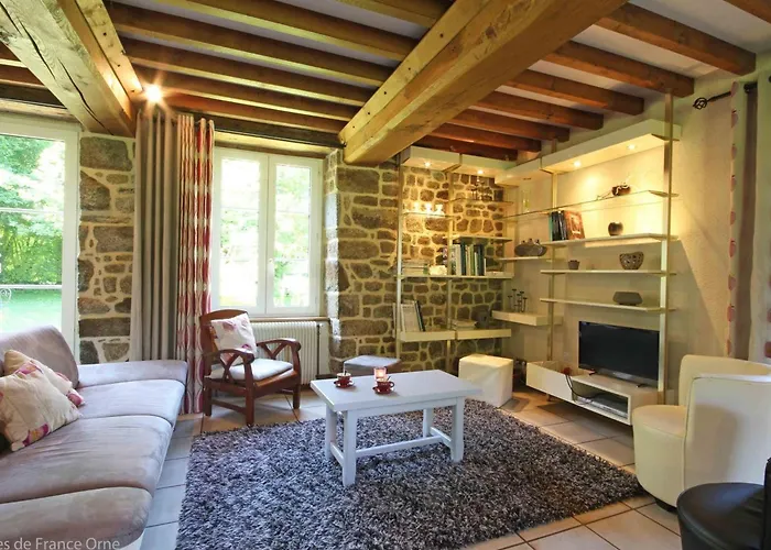 Holiday home Spacieux Avec Cheminee Et Animaux Admis - Fr-1-497-121 *