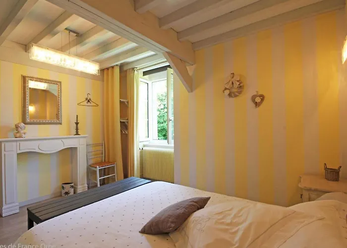 Spacieux Avec Cheminee Et Animaux Admis - Fr-1-497-121 * Les Monts-d'Andaine