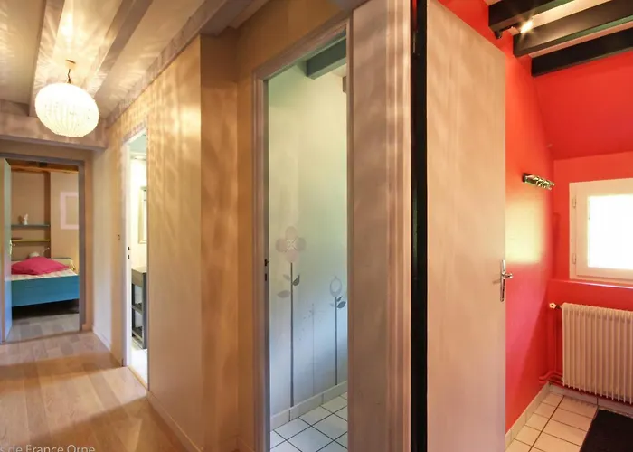 Spacieux Avec Cheminee Et Animaux Admis - Fr-1-497-121 Holiday home Les Monts-d'Andaine